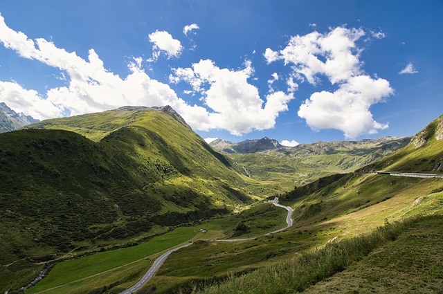 How Can Families Plan Safe Adventure Vacations?