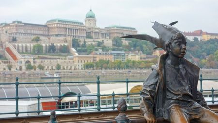 Which Safety Precautions Are Essential for Solo Trips?